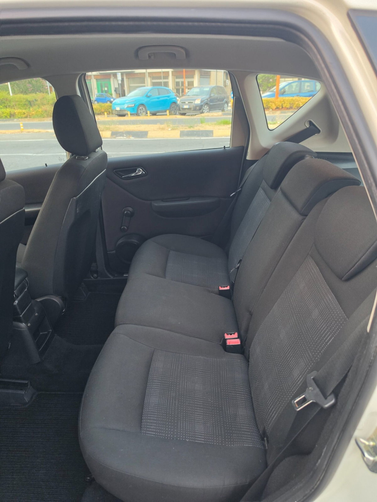 Mercedes-Benz Classe A 160 BlueEFFICIENCY Coupé Special Edition (14)