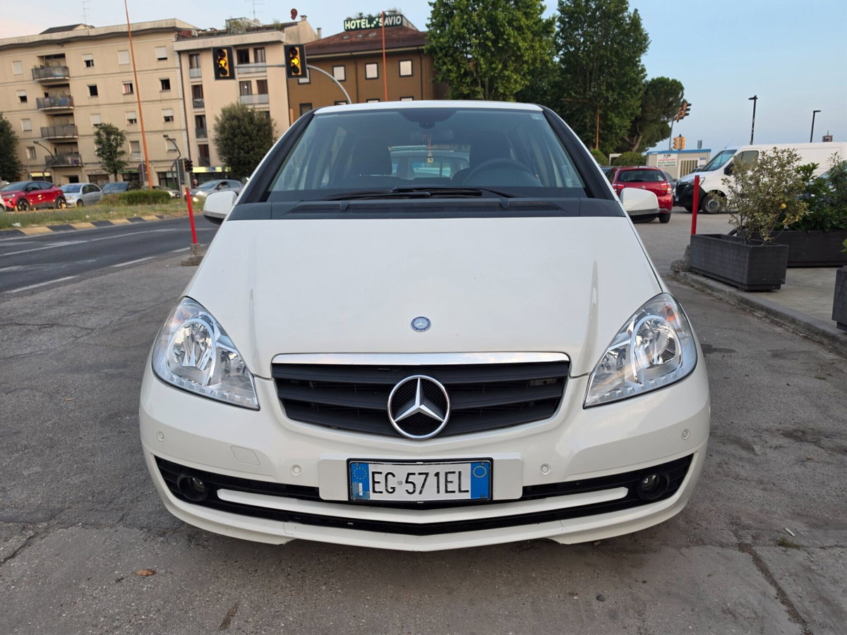 Mercedes-Benz Classe A 160 BlueEFFICIENCY Coupé Special Edition (4)