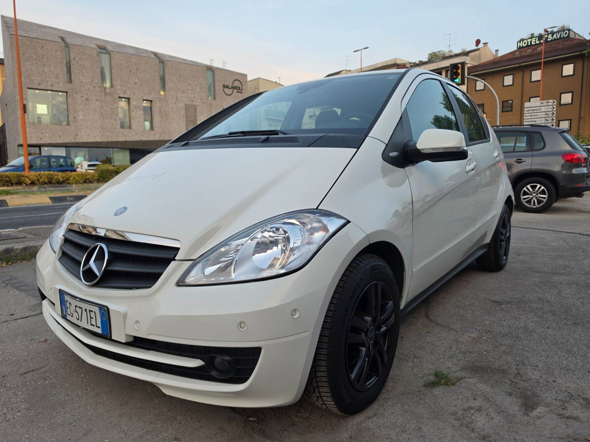 Mercedes-Benz Classe A 160 BlueEFFICIENCY Coupé Special Edition (5)