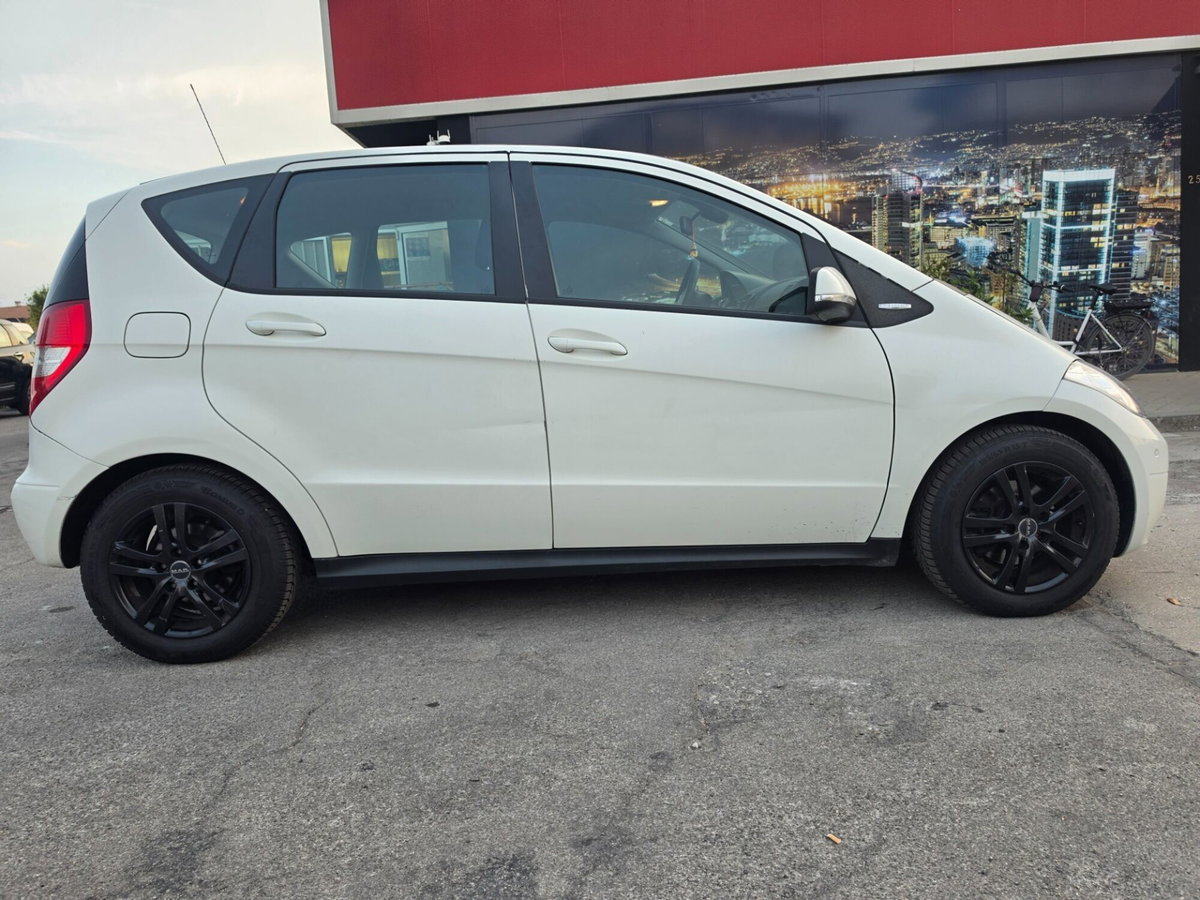 Mercedes-Benz Classe A 160 BlueEFFICIENCY Coupé Special Edition (7)