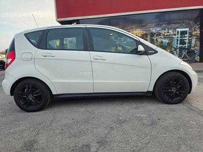 Mercedes-Benz Classe A 160 BlueEFFICIENCY Coupé Special Edition (7)