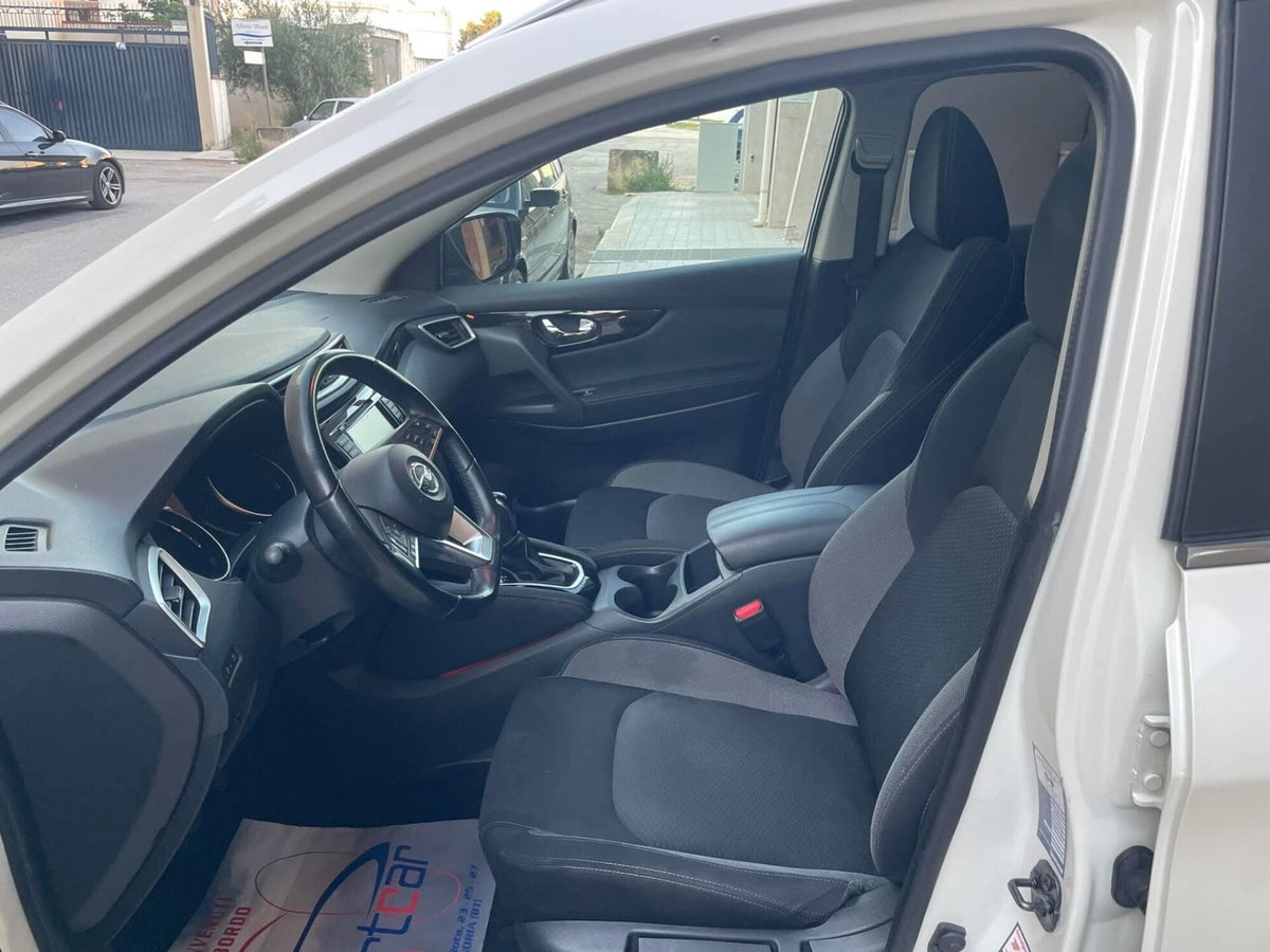Nissan Qashqai 1.7 dCi 150 CV 4WD CVT N-Connecta (15)