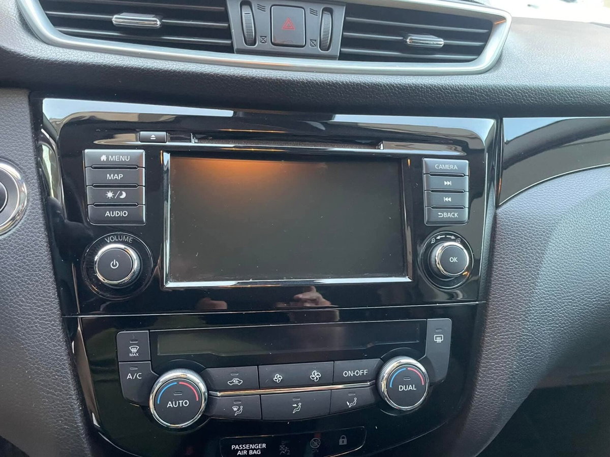 Nissan Qashqai 1.7 dCi 150 CV 4WD CVT N-Connecta (18)