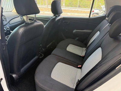 Hyundai i10 1.1 12V BlueDrive GPL Style (9)