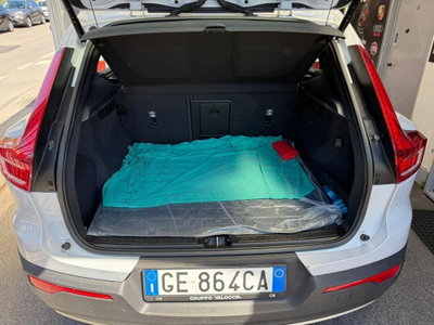 Volvo XC40 T4 Recharge Plug-in Hybrid R-design (13)