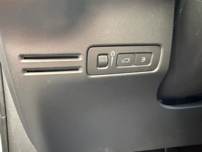 Volvo XC40 T4 Recharge Plug-in Hybrid R-design (17)