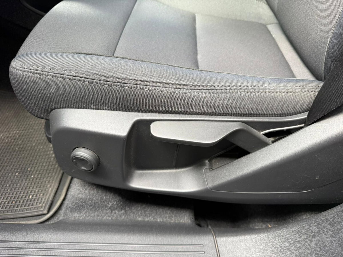 Volvo XC40 T4 Recharge Plug-in Hybrid R-design (18)