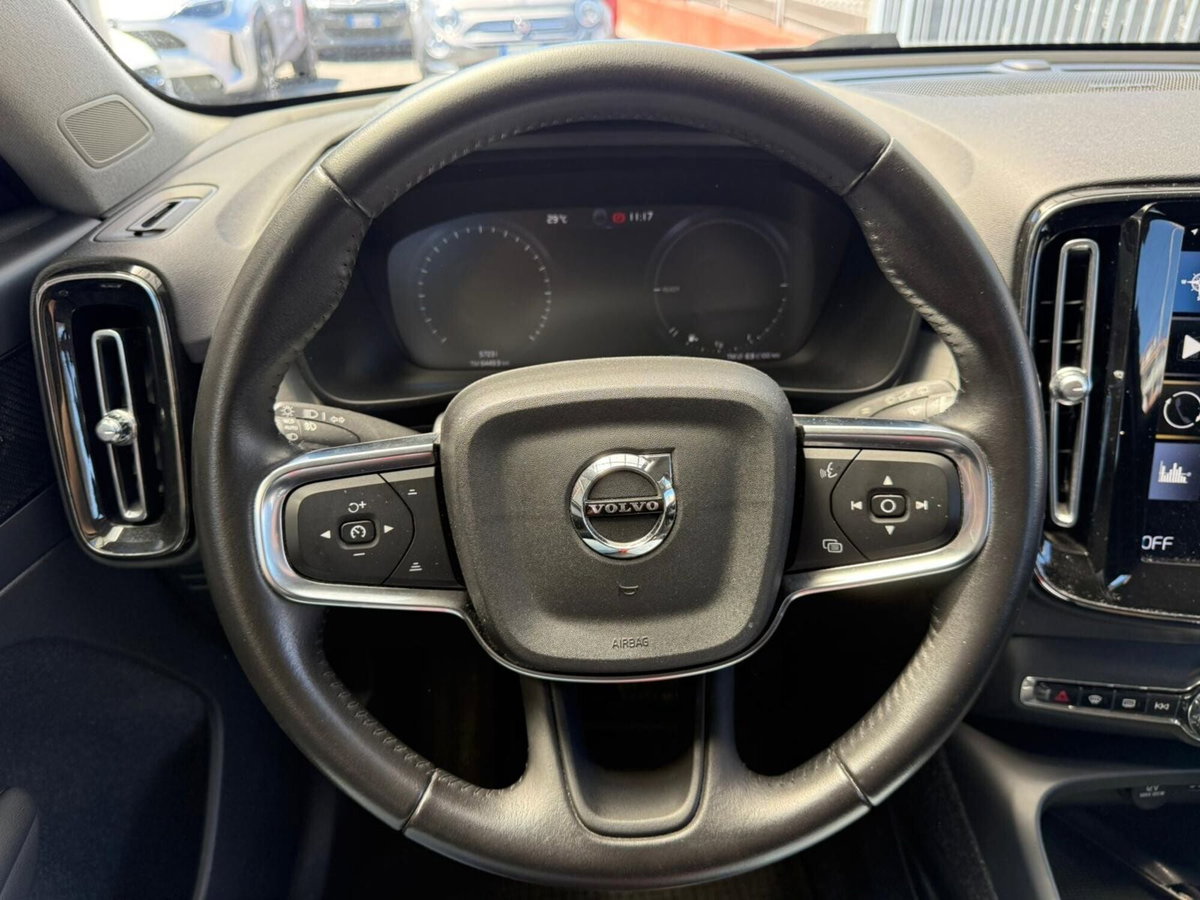 Volvo XC40 T4 Recharge Plug-in Hybrid R-design (19)