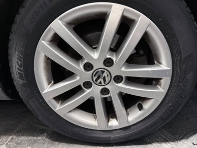 Volkswagen Golf 1.6 TDI DPF 5p. Highline (16)