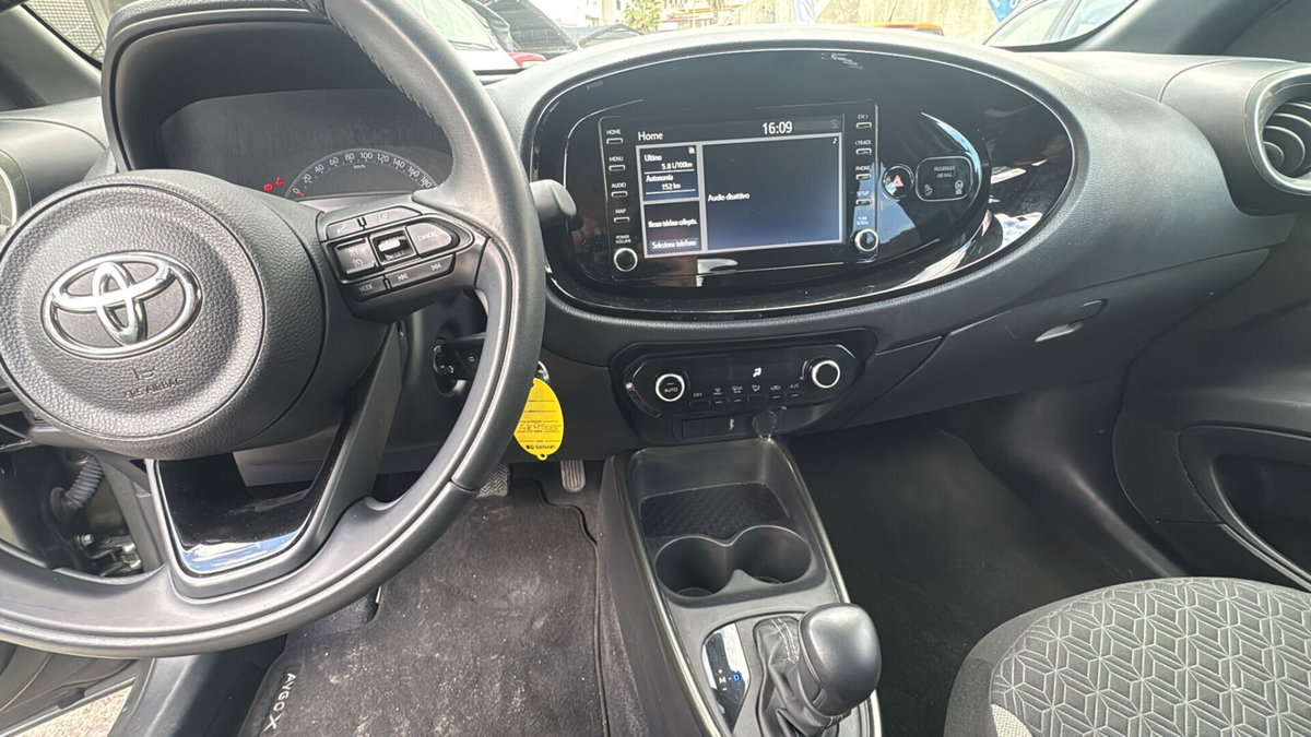 Toyota Aygo X 1.0 VVT-i 72 CV 5p. Undercover S-CVT (12)