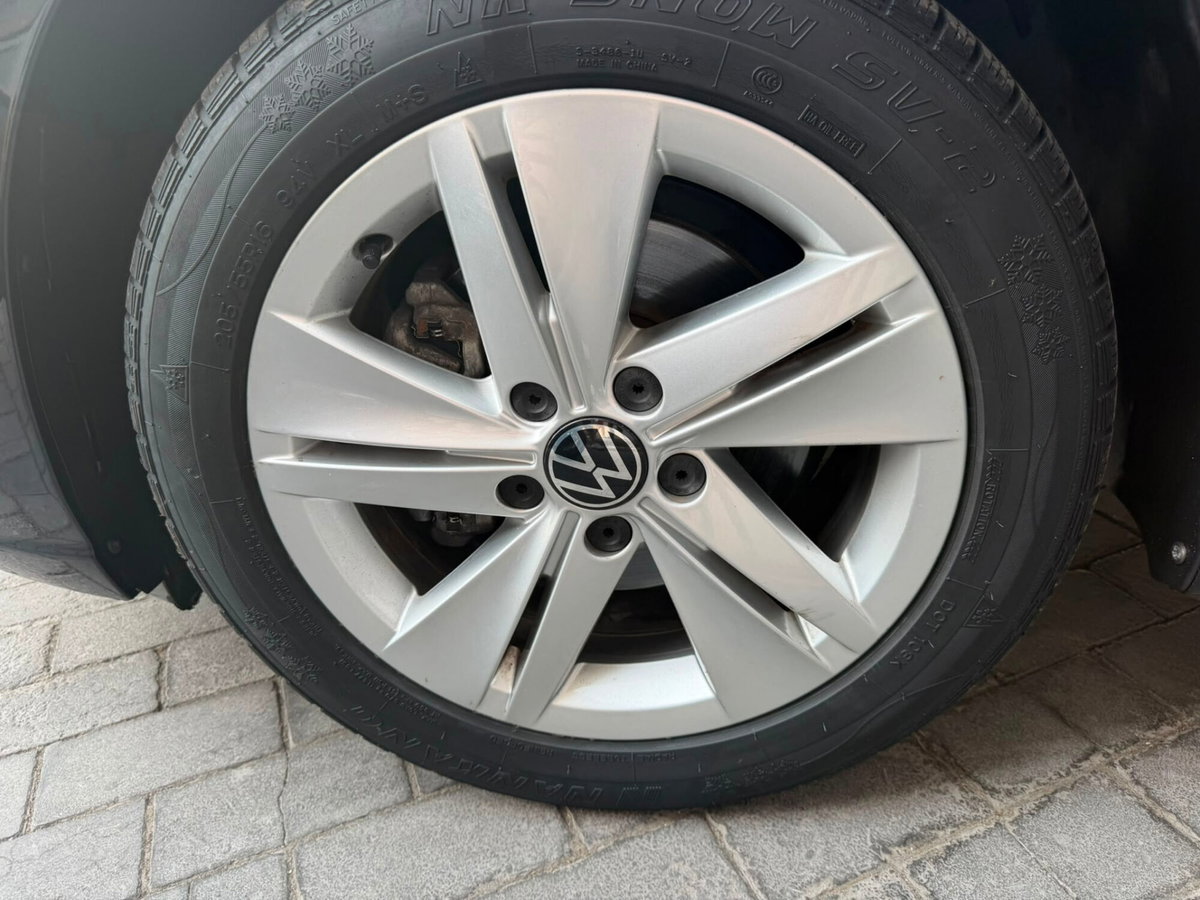 Volkswagen Golf 1.0 TSI EVO Life (6)