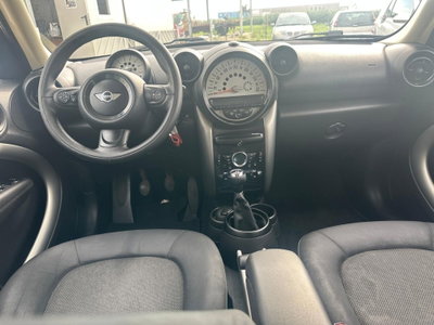 MINI Mini Countryman 1.6 Cooper D Countryman (16)
