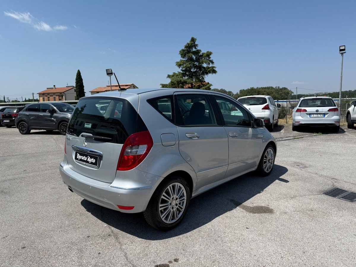 Mercedes-Benz Classe A 160 Special Edition (5)