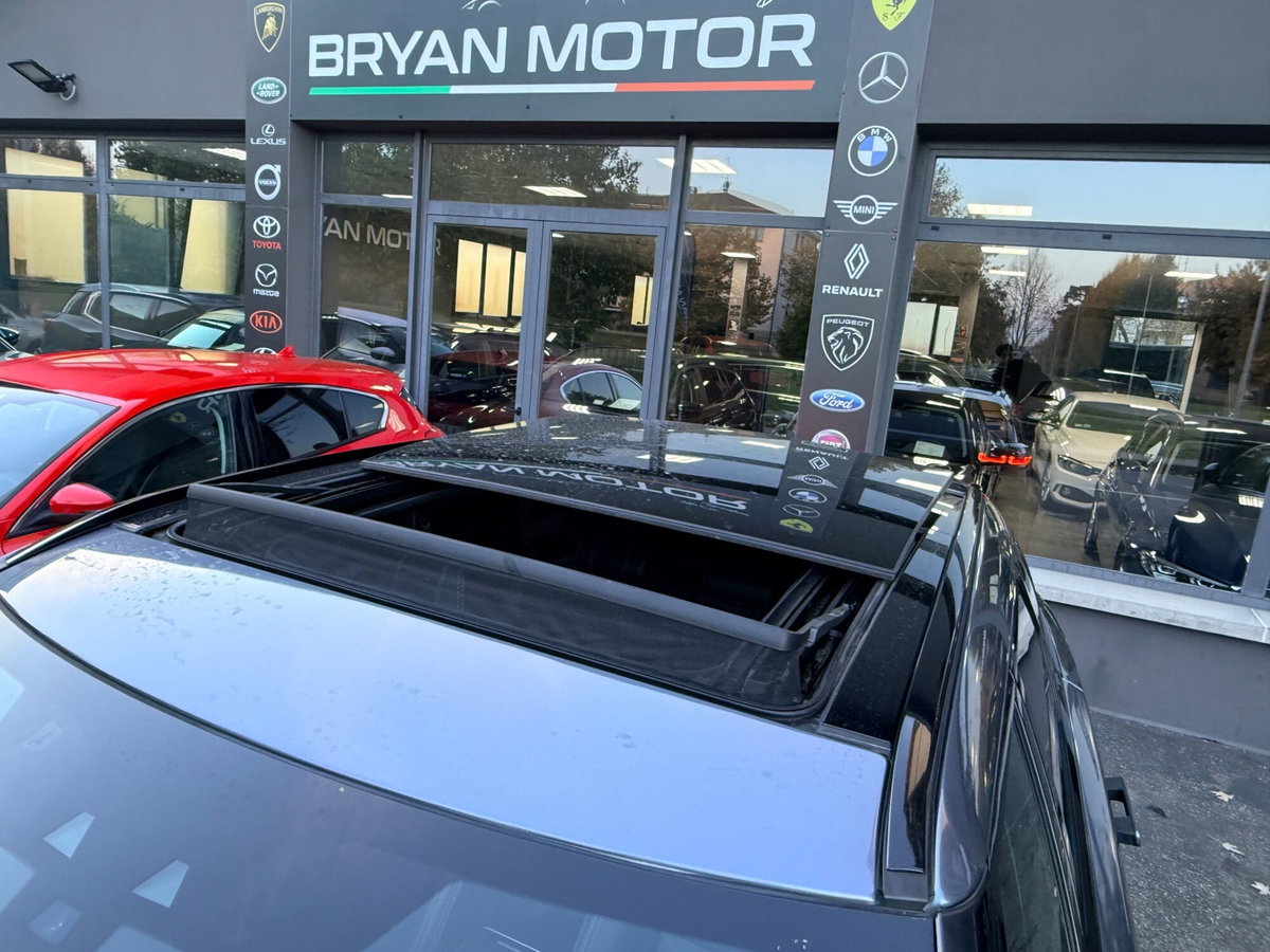 Land Rover Range Rover Velar 2.0D I4 240 CV R-Dynamic S (15)