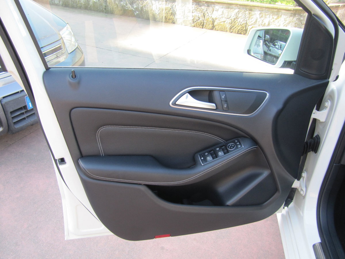Mercedes-Benz Classe B 200 d Automatic 4Matic Premium (12)