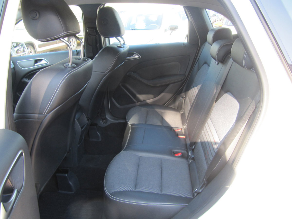 Mercedes-Benz Classe B 200 d Automatic 4Matic Premium (14)