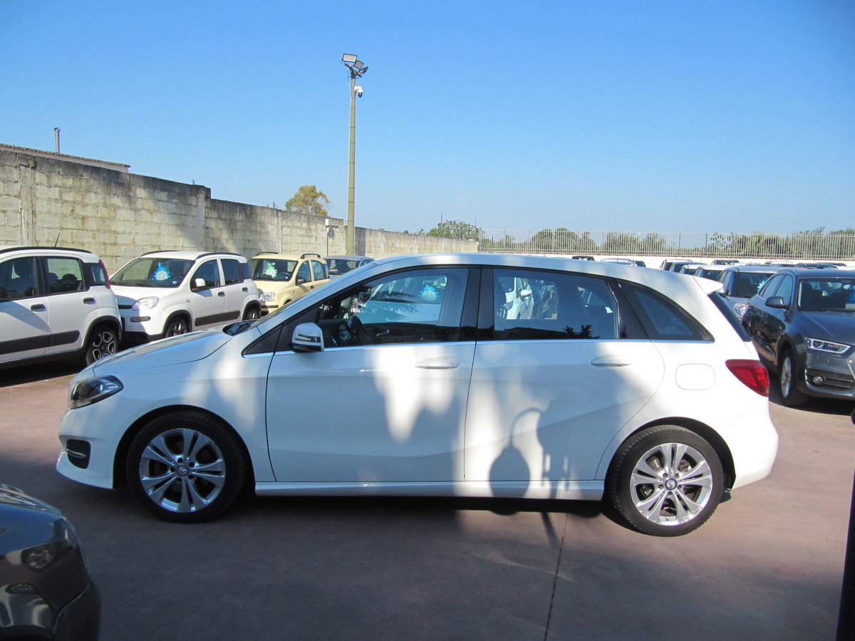 Mercedes-Benz Classe B 200 d Automatic 4Matic Premium (2)
