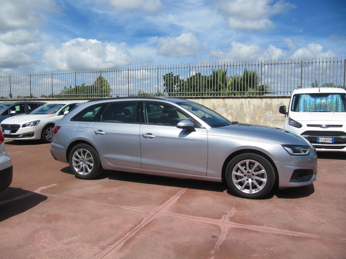Audi A4 Avant 40 TDI quattro S tronic Business Advanced