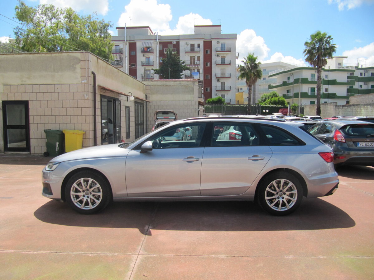 Audi A4 Avant 40 TDI quattro S tronic Business Advanced (2)