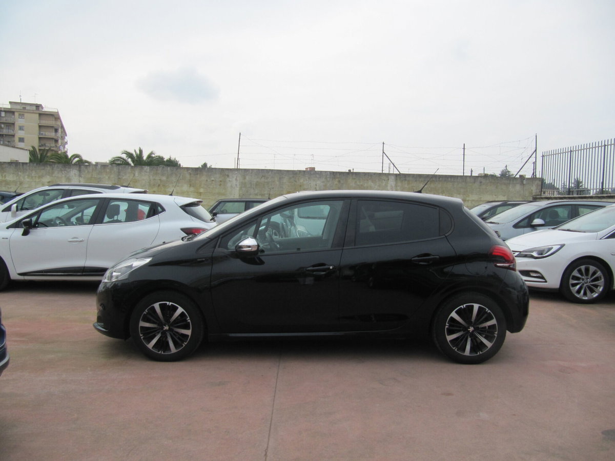 Peugeot 208 BlueHDi 100 Stop&Start 5 porte Allure (2)