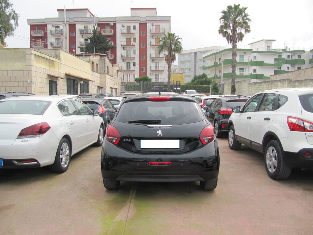Peugeot 208 BlueHDi 100 Stop&Start 5 porte Allure (4)