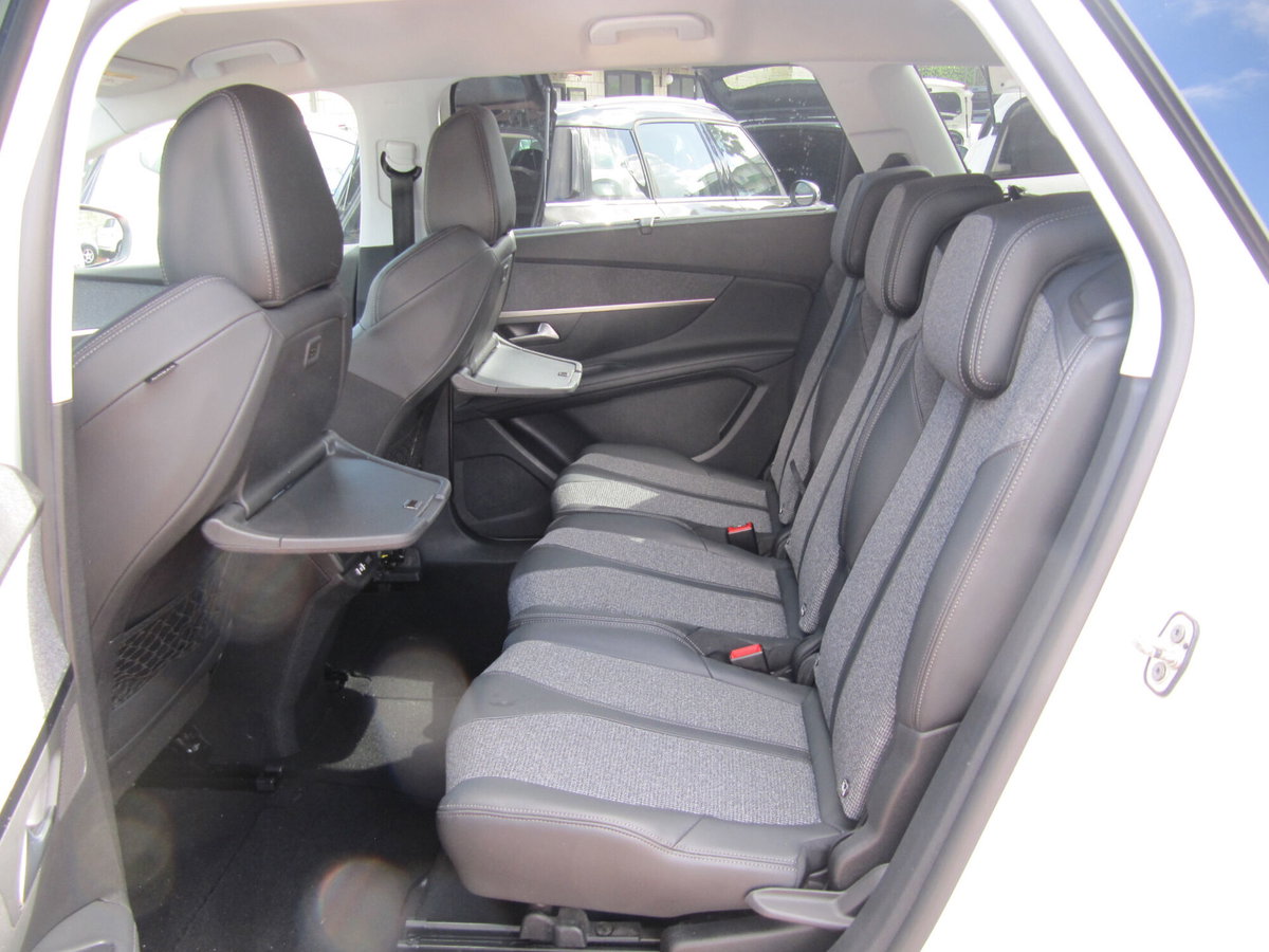 Peugeot 5008 BlueHDi 130 S&S EAT8 Allure (18)