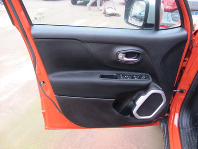 Jeep Renegade 1.6 Mjt 120 CV Limited (9)