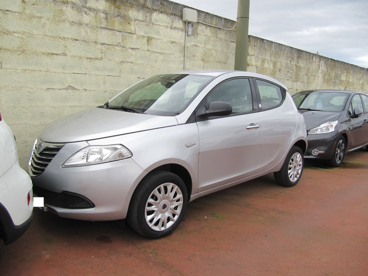 Lancia Ypsilon 0.9 TwinAir 85 CV 5 porte Metano Ecochic Gold