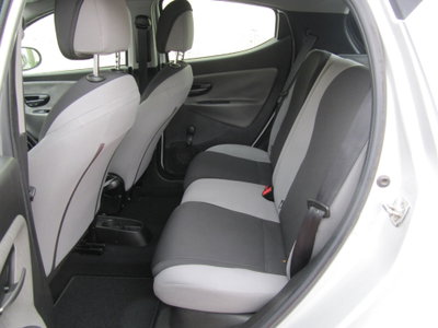 Lancia Ypsilon 0.9 TwinAir 85 CV 5 porte Metano Ecochic Gold (11)