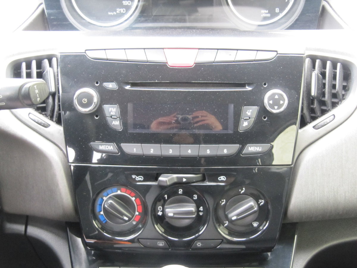 Lancia Ypsilon 0.9 TwinAir 85 CV 5 porte Metano Ecochic Gold (6)