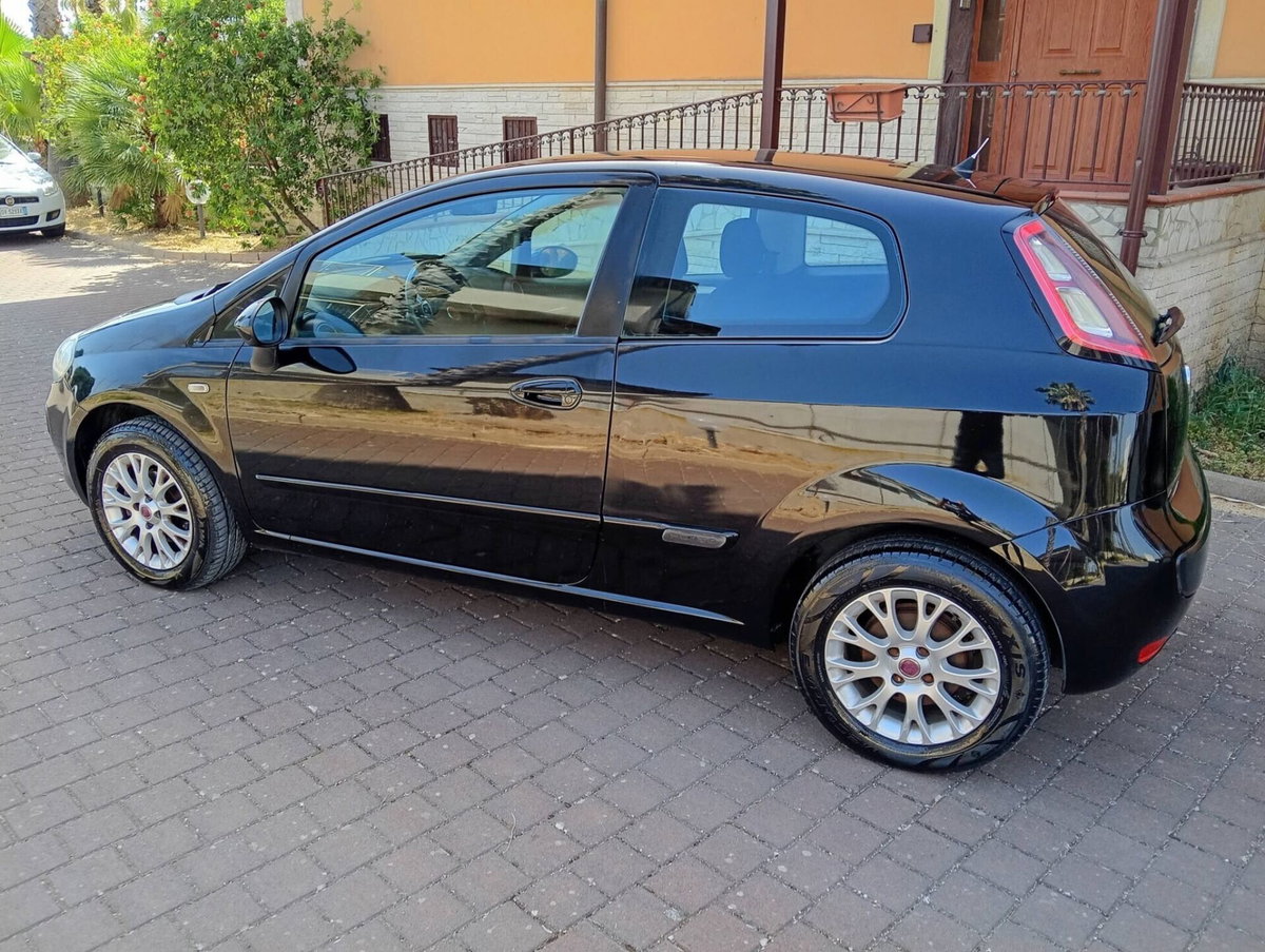 Fiat Punto Evo 1.4 3 porte Dynamic GPL (4)