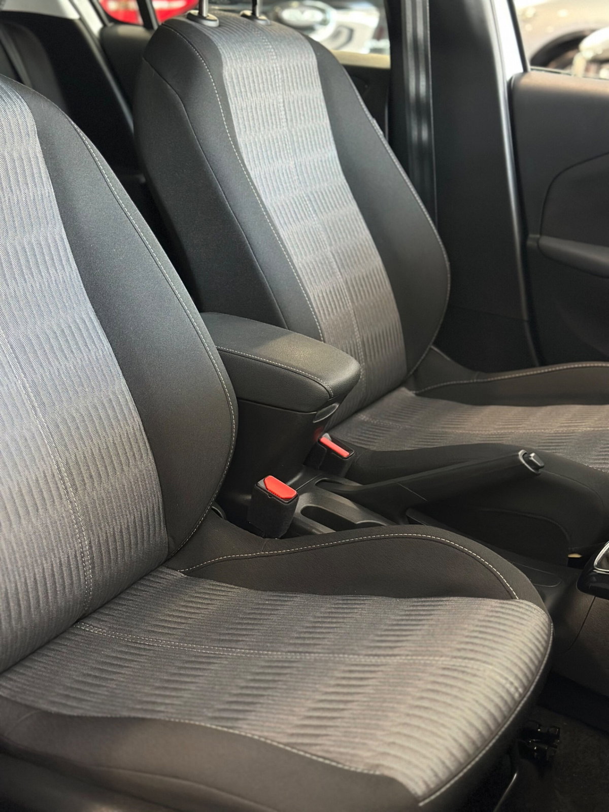 Opel Corsa 1.2 Edition (12)