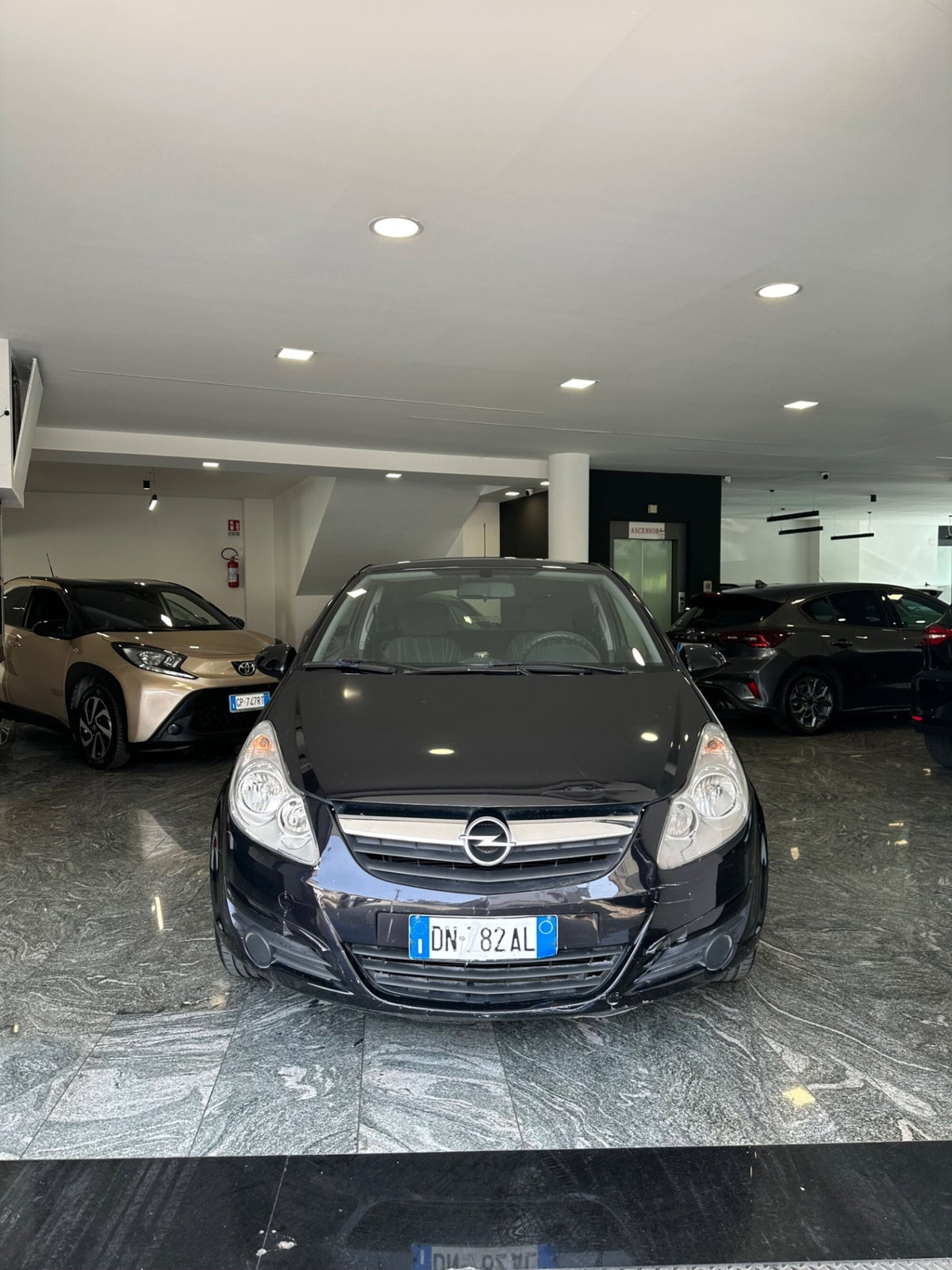 Opel Corsa 1.0i 12V cat 3 porte Enjoy (2)