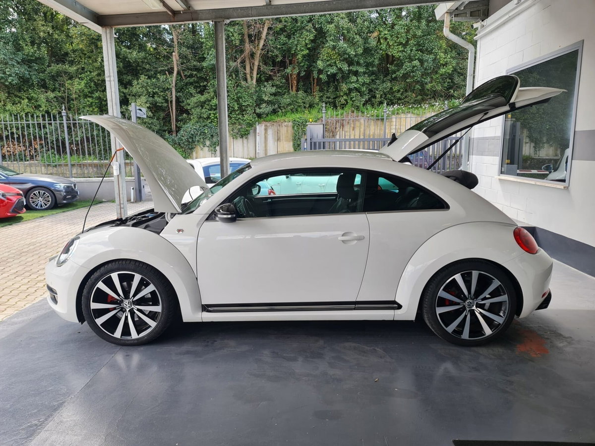 Volkswagen Maggiolino 2.0 TSI DSG Sport (10)