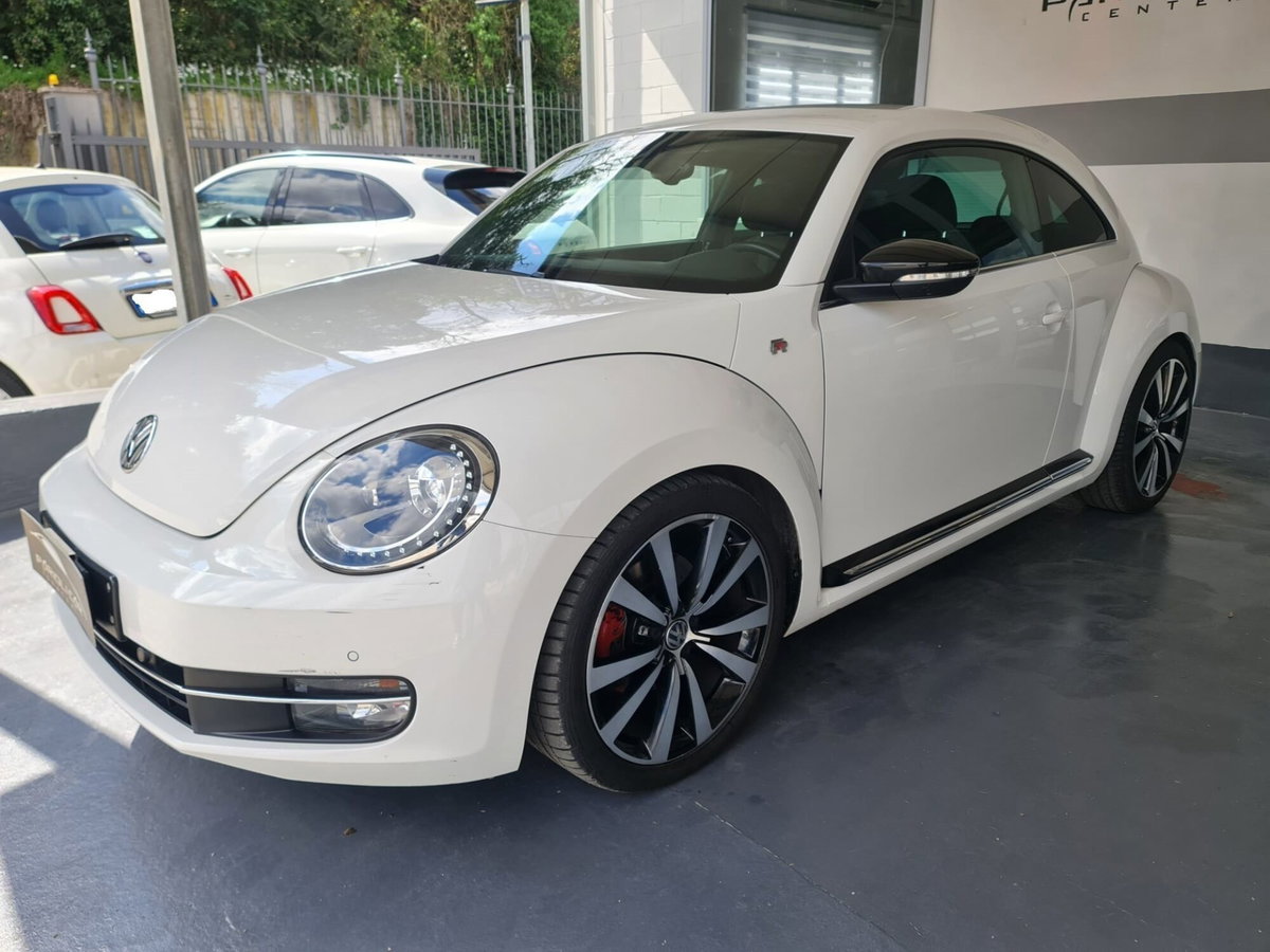 Volkswagen Maggiolino 2.0 TSI DSG Sport (3)
