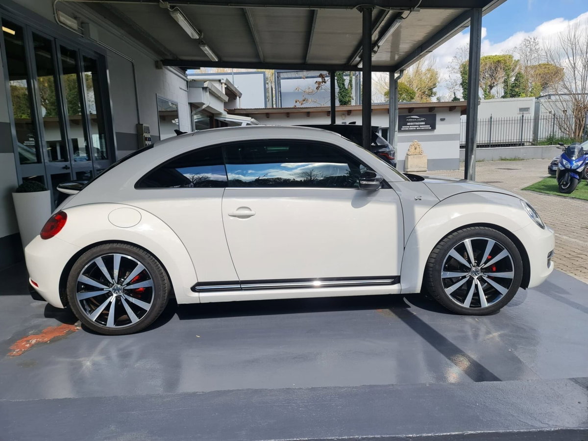 Volkswagen Maggiolino 2.0 TSI DSG Sport (8)