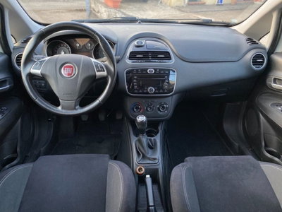 Fiat Punto 1.3 MJT II 75 CV 5 porte Lounge (11)