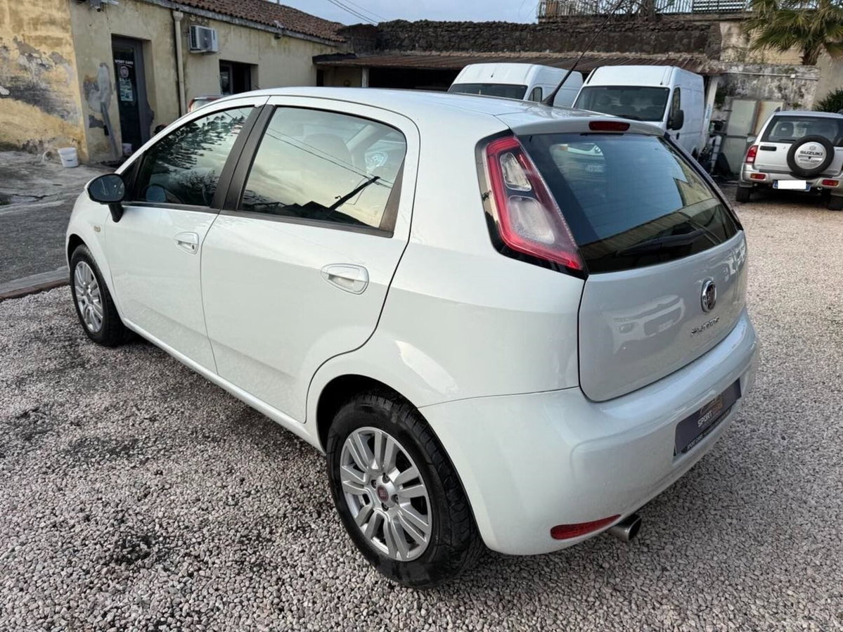 Fiat Punto 1.3 MJT II 75 CV 5 porte Lounge (7)