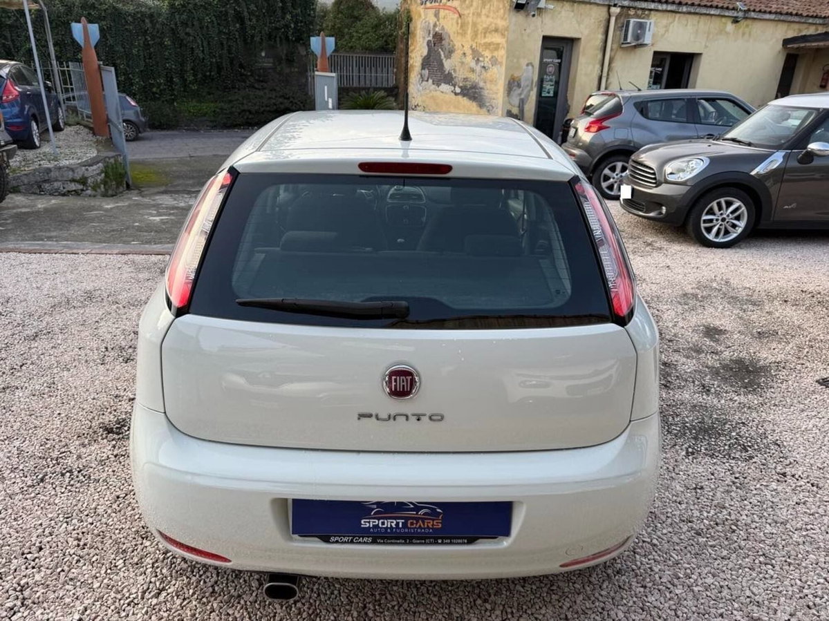 Fiat Punto 1.3 MJT II 75 CV 5 porte Lounge (8)