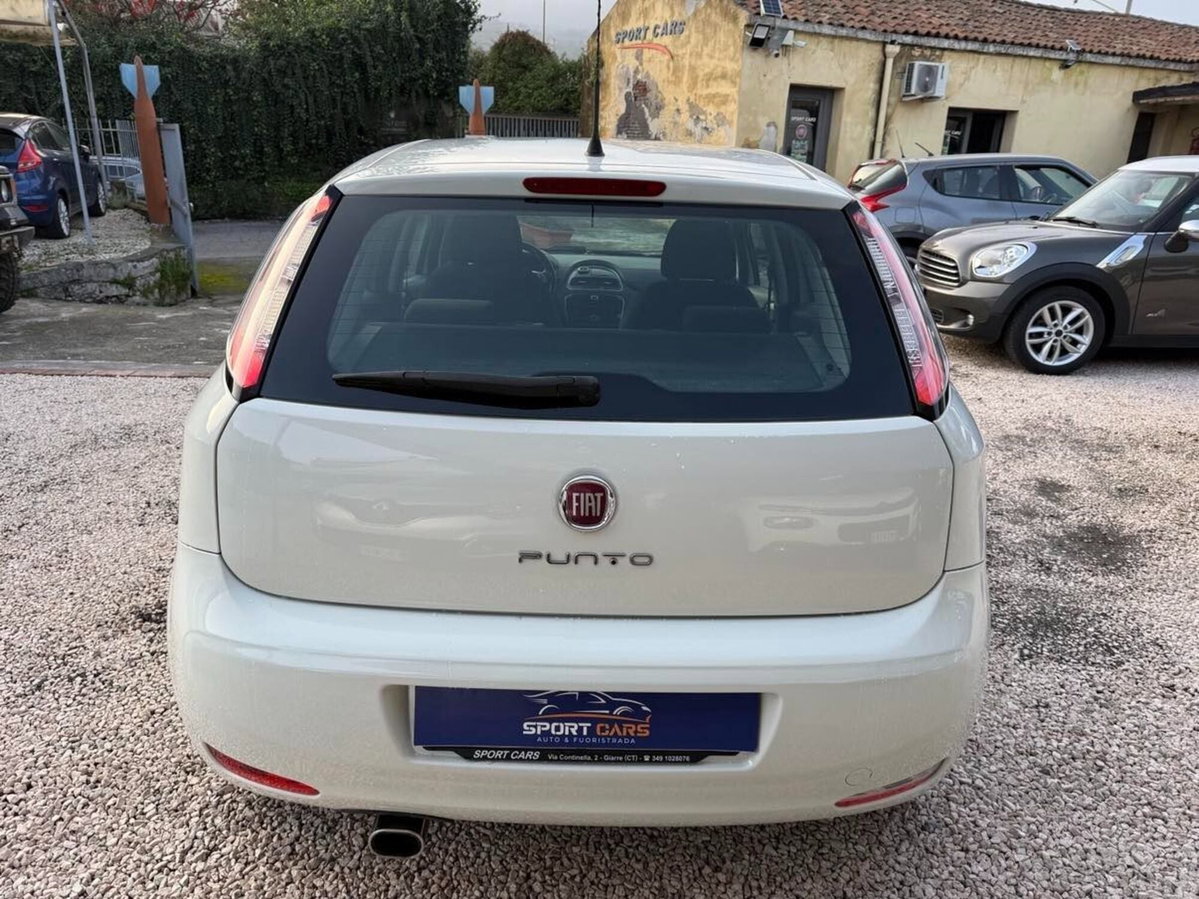 Fiat Punto 1.3 MJT II 75 CV 5 porte Lounge (9)