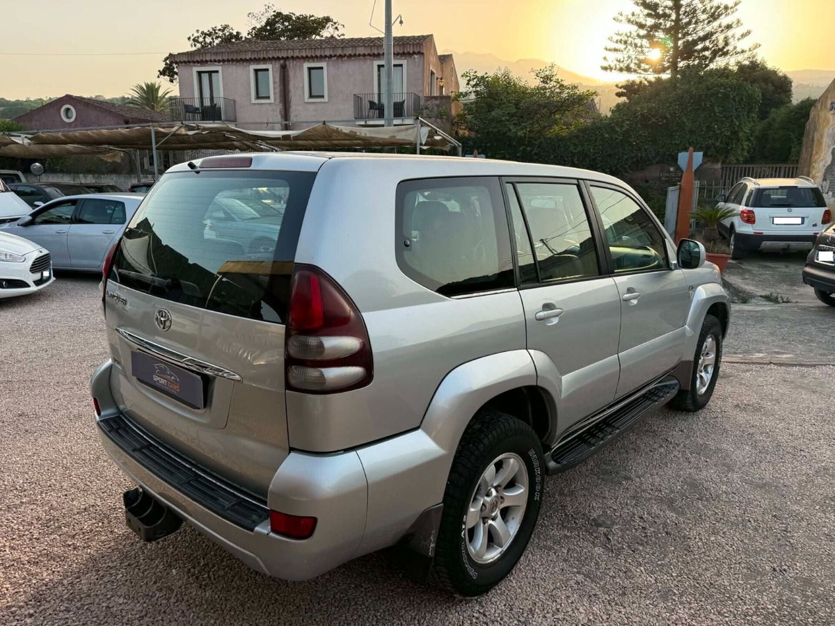 Toyota Land Cruiser D-4D 16V cat 5 porte aut. Wagon (8)
