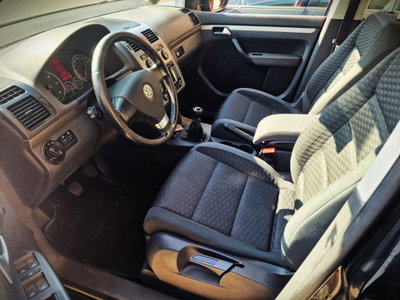 Volkswagen Touran TDI 105CV DPF Highline (7)