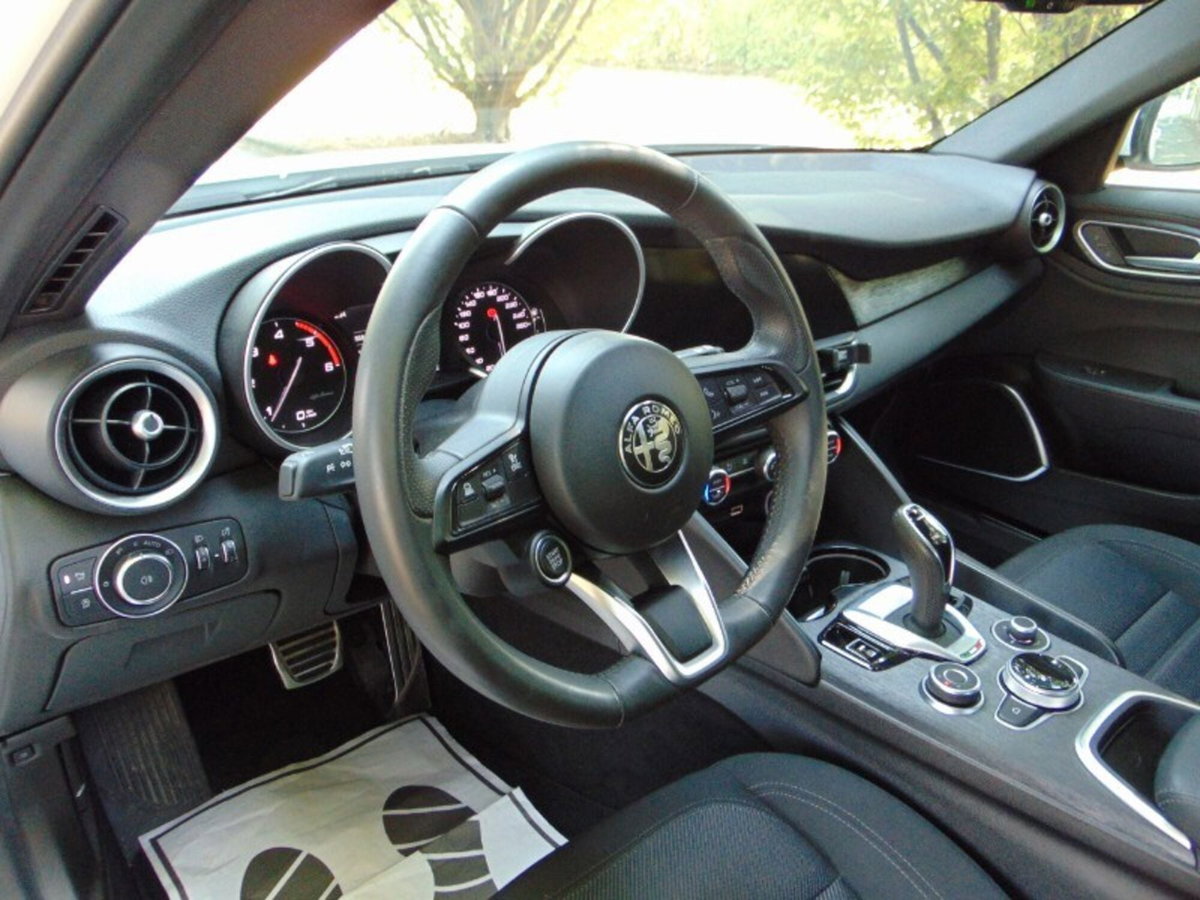 Alfa Romeo Giulia 2.2 Turbodiesel 160 CV AT8 Super (15)
