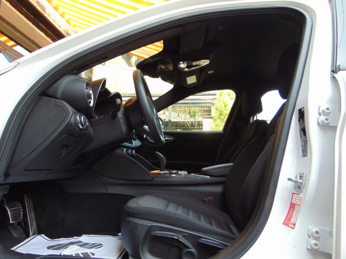 Alfa Romeo Giulia 2.2 Turbodiesel 160 CV AT8 Super (16)