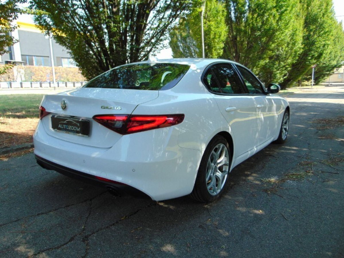 Alfa Romeo Giulia 2.2 Turbodiesel 160 CV AT8 Super (8)