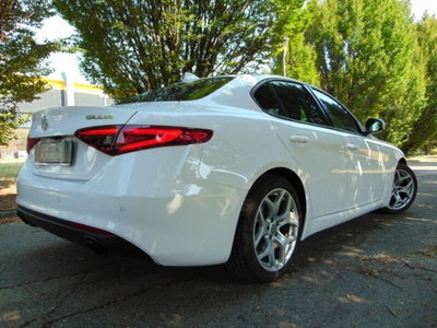Alfa Romeo Giulia 2.2 Turbodiesel 160 CV AT8 Super (9)