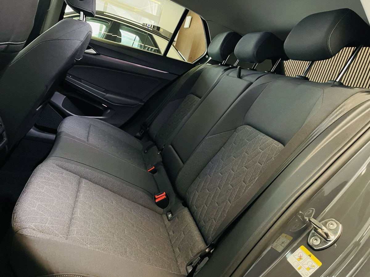 Volkswagen Golf 1.5 TSI EVO ACT 1st Edition Life (9)
