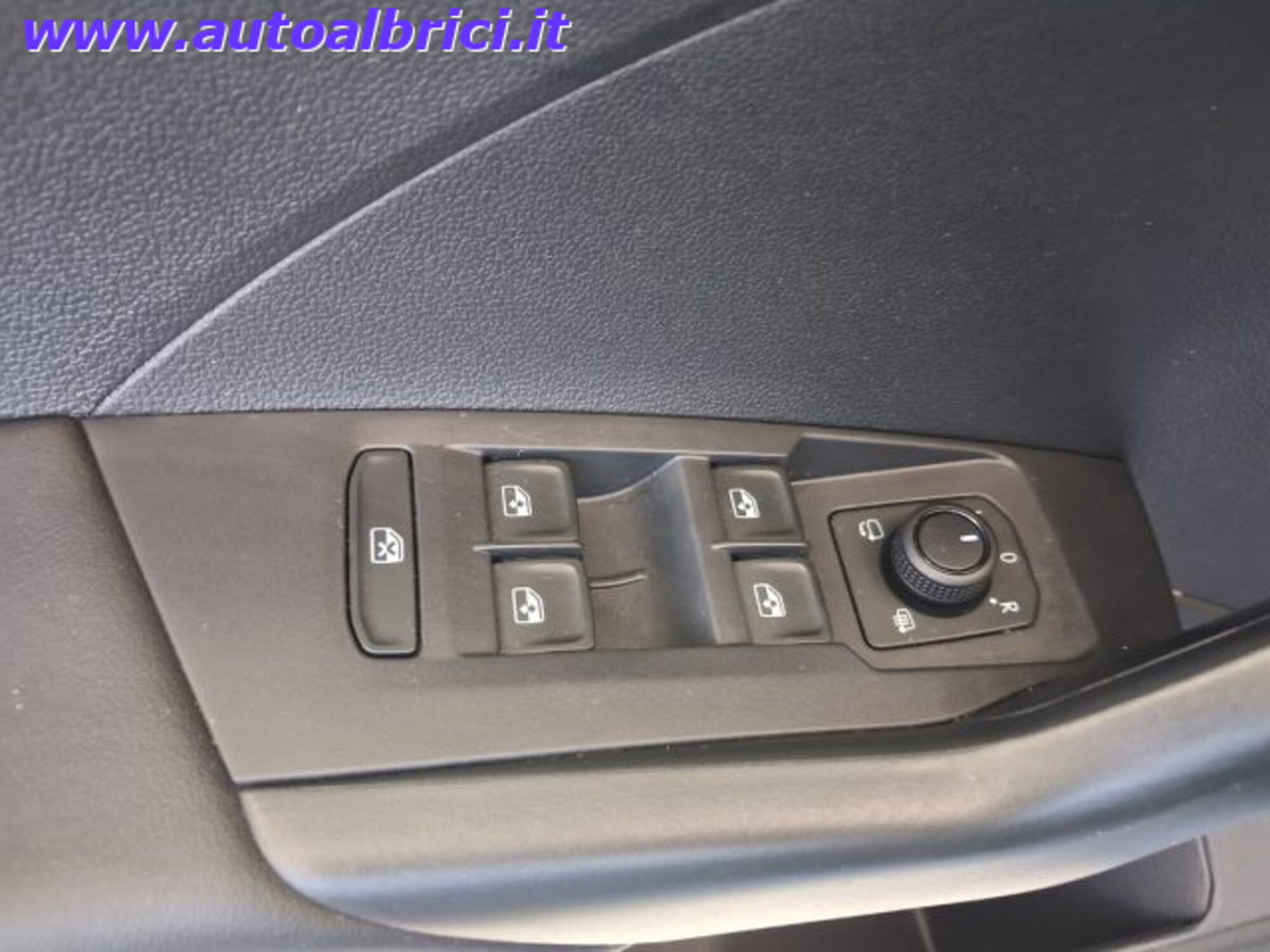 Volkswagen T-Cross 1.0 tsi Life 95cv (14)