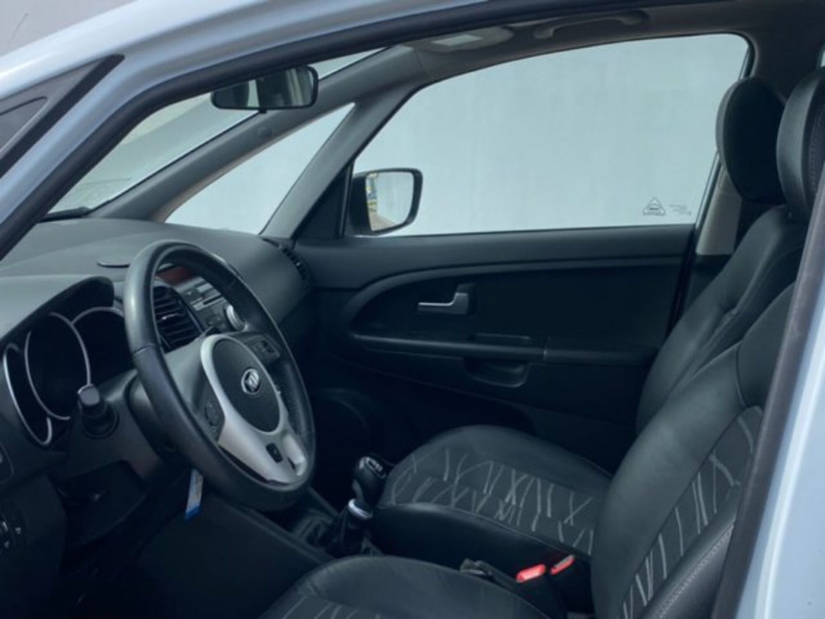 Kia Venga 1.6 CRDi 128CV Cool (8)