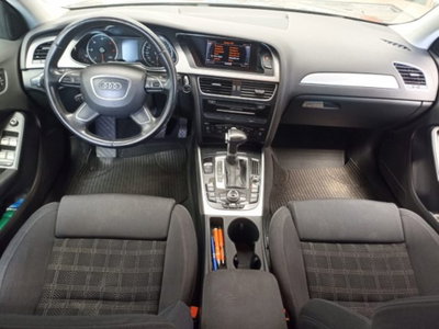 Audi A4 Avant 2.0 TDI 150 CV multitronic (9)